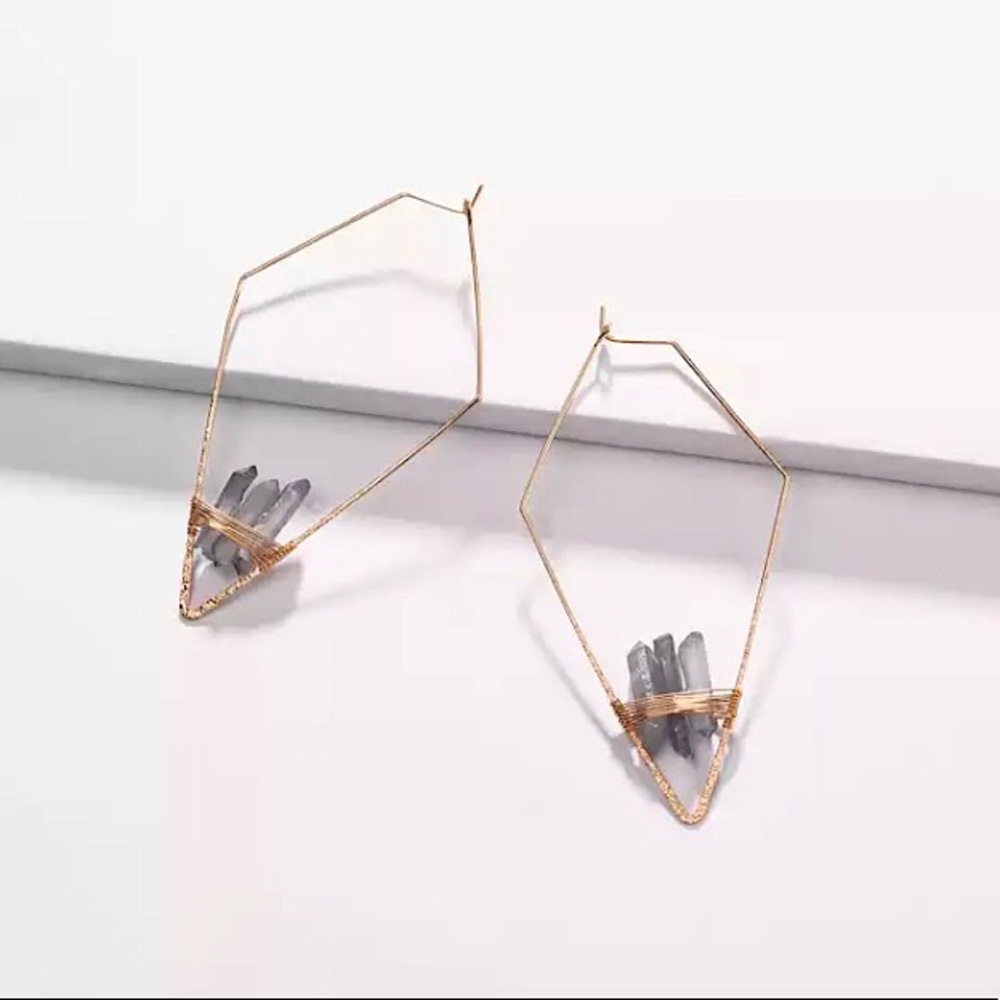 Bohemian Quartz Crystal Elegant Wire Hoop Earring - Picture 16 of 16